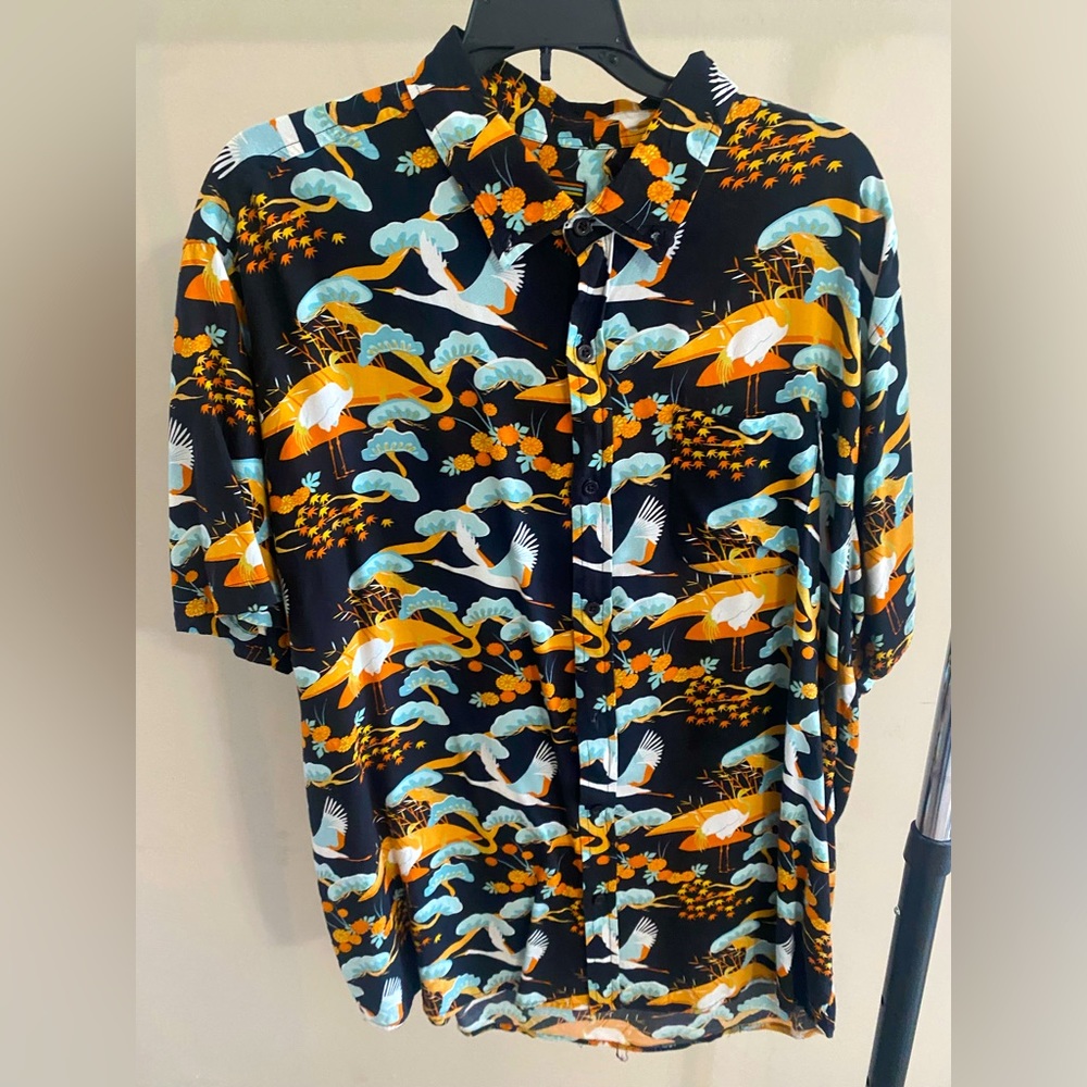 Sz XL - color BLK multi - short sleeve button down